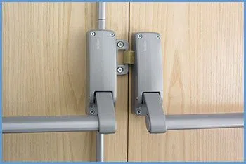State Locksmith Services New York, NY 212-918-5433 - 8-push-bars